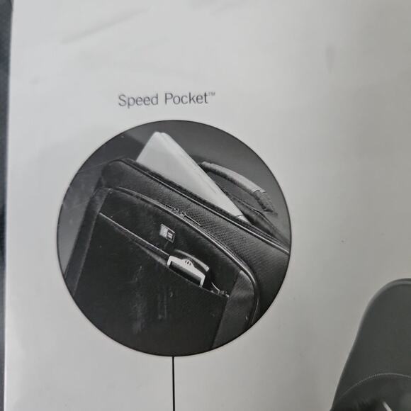 Case Logic VNC-17 Value Slimline 17-inch Laptop Case (Black) - Picture 12 of 12